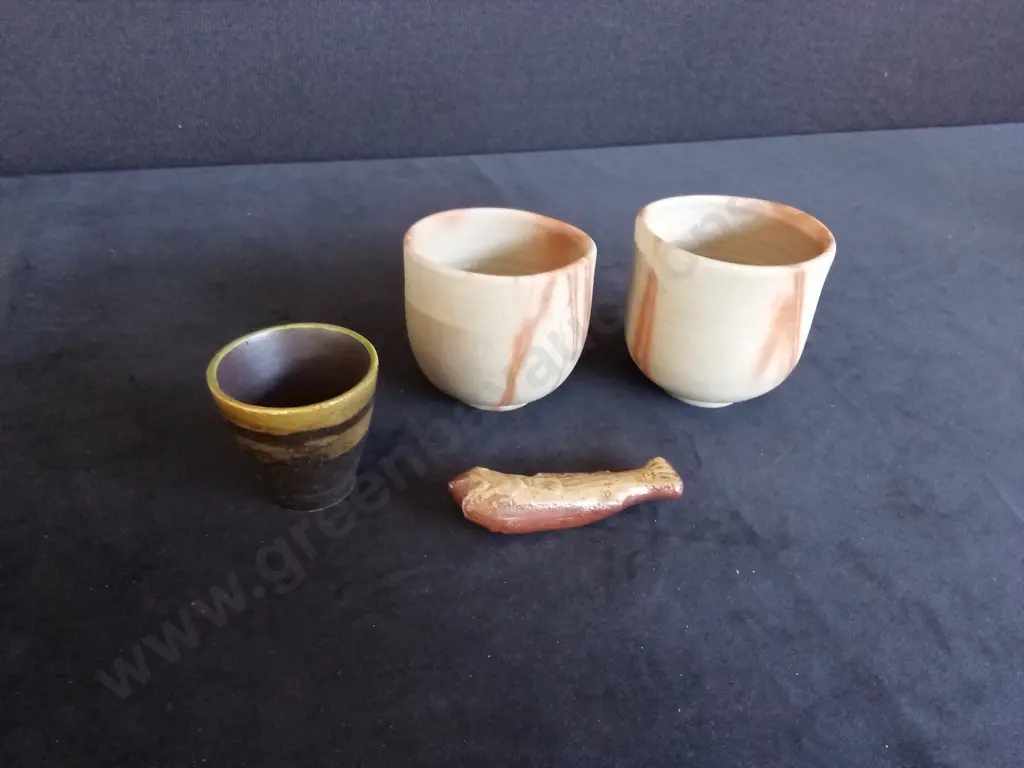 CERAMIC JAPANESE STYLE TEA BOWLS AND A FISH Image 1++