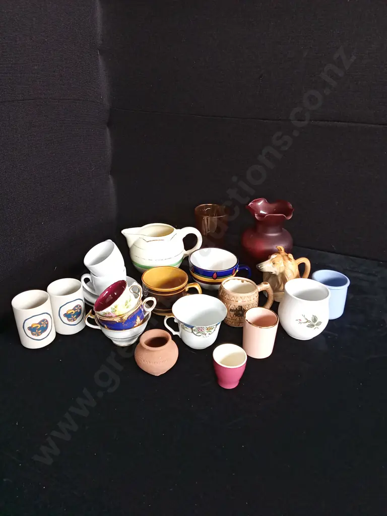 ASSORTMENT OF CUPS Image 1++
