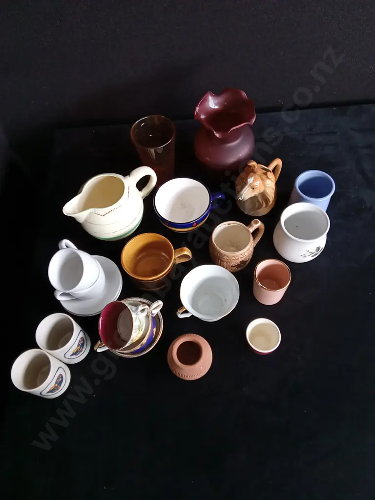 ASSORTMENT OF CUPS Image 1++