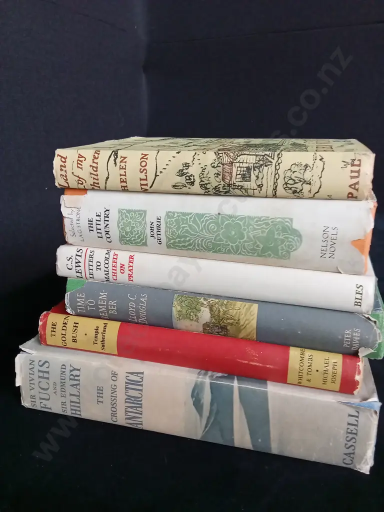 6 ASSORTED VINTAGE BOOKS Image 1++