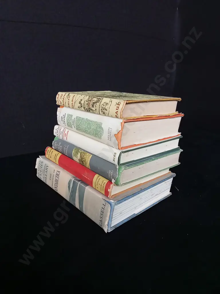 6 ASSORTED VINTAGE BOOKS Image 1++