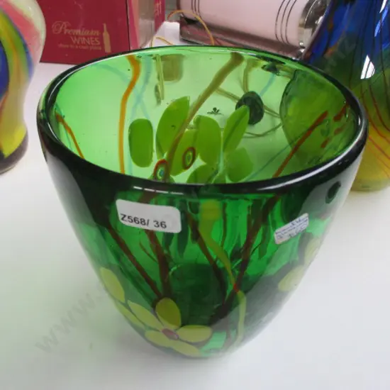  Art Glass Vase