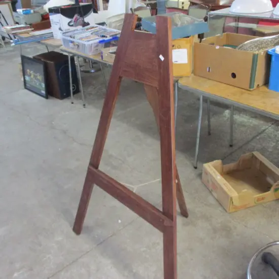 Easel