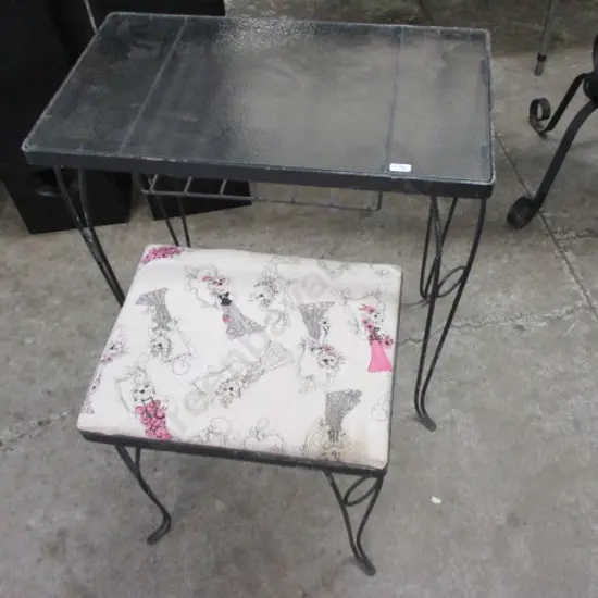 Sidetable and Stool