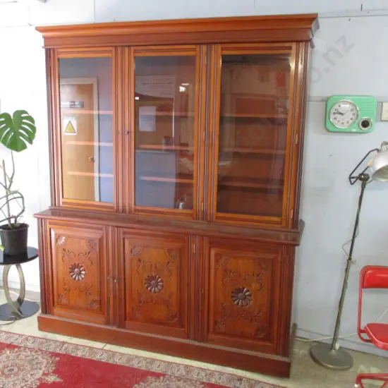 Vintage Mahog Dresser