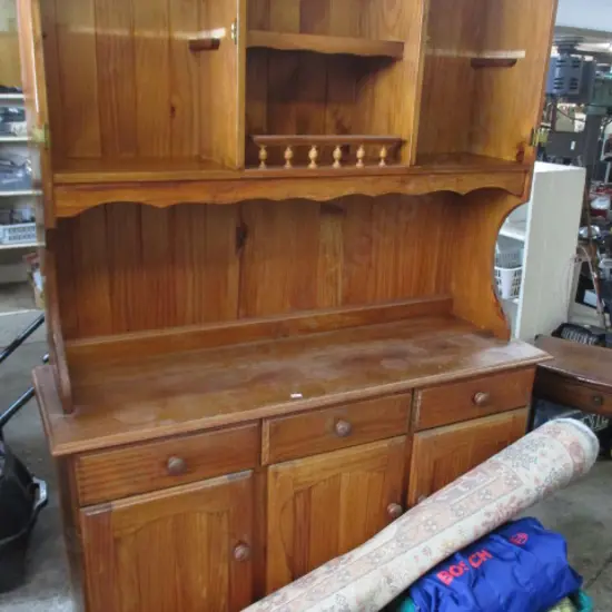 Hutch Dresser