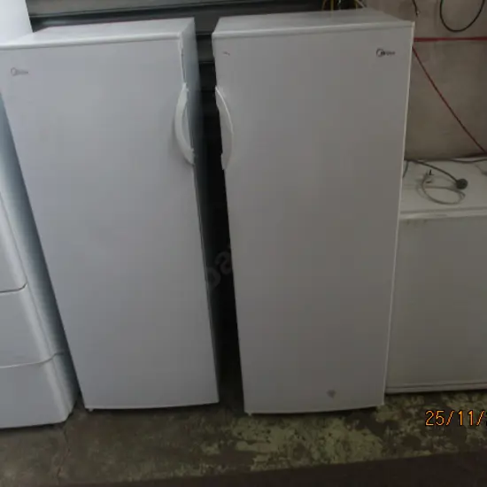 Side By Side Fridge and Freezer
