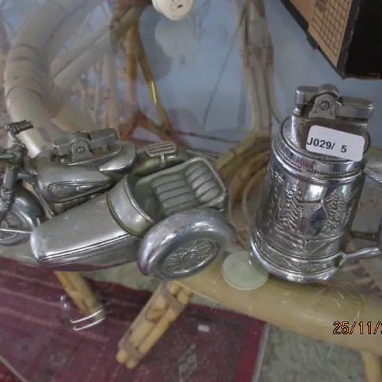 2 Vintage Table Lighters