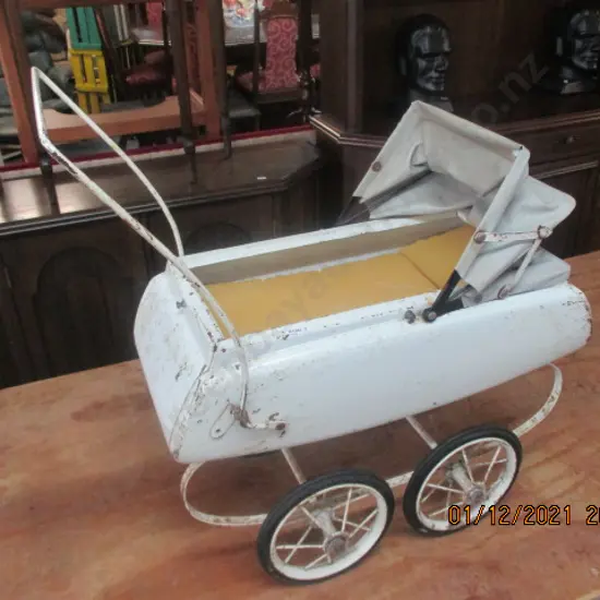Dolls Pram