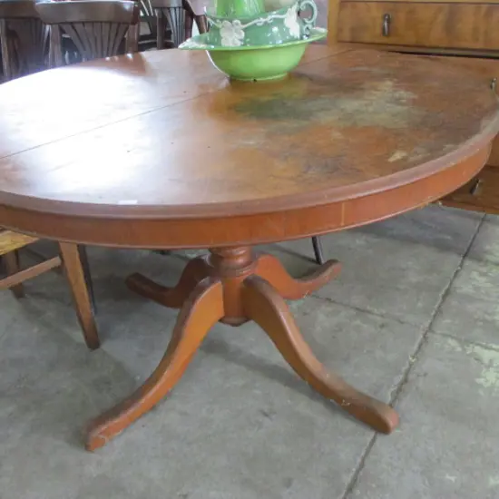 Pedestal Table