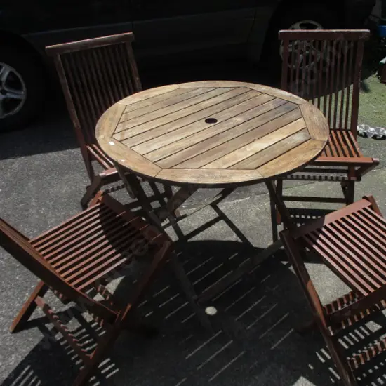 Patio Table and 4 Chairs