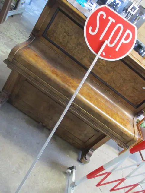 Stop Go Sign Image 1++