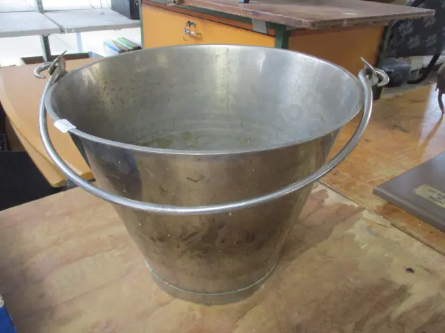Stainless Bucket Image 1++