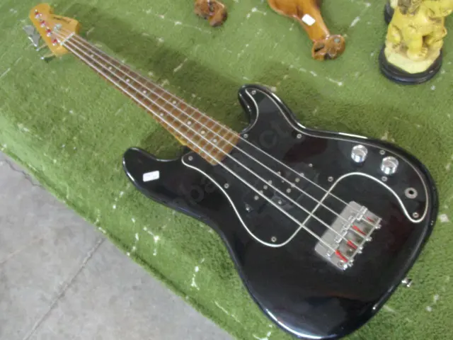 Bass Guitar Image 1++