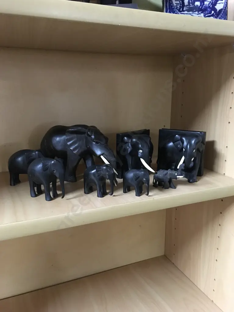 WOODEN CARVED ELEPHANTS WITH 2 BOOKENDS Image 1++