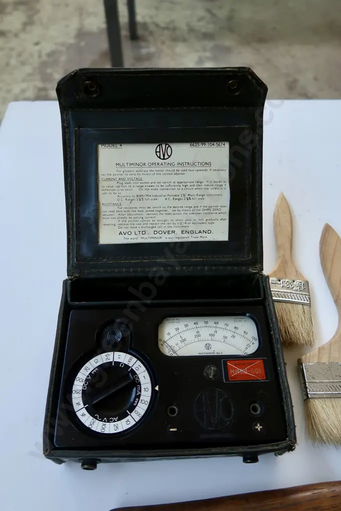 ASSORTED VINTAGE TOOLS INCLUDING BRITISH MULTIMINOR VOLT METER Image 1++