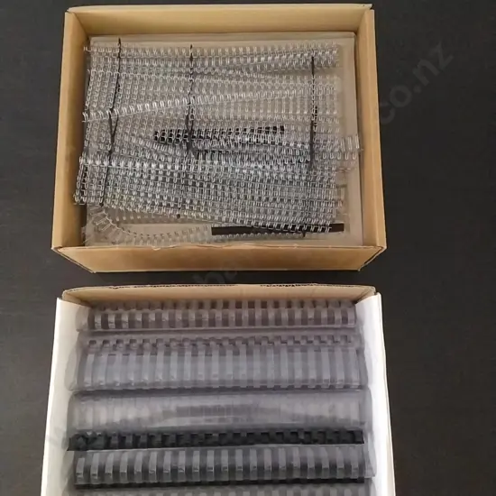 BINDING - PLASTIC AND WIRE LOOP BINDING - NEW