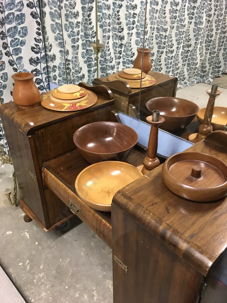 MID CENTURY MODERN COLLECTION OF WOOD TURNED BOWLS Image 1++