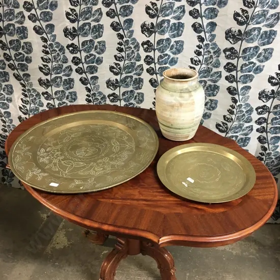 VINTAGE ETCHED BRASS PLATES AND CERAMIC VASE