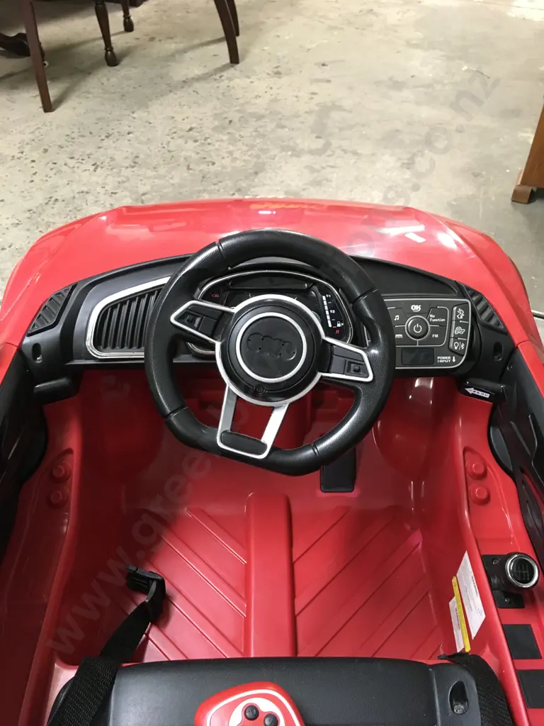 RIDE ON TOY CAR FOR KIDS AUDI R8 SPYDER Image 1++