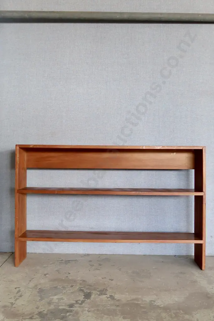 SMALL WOODEN SHELF UNIT Image 1++