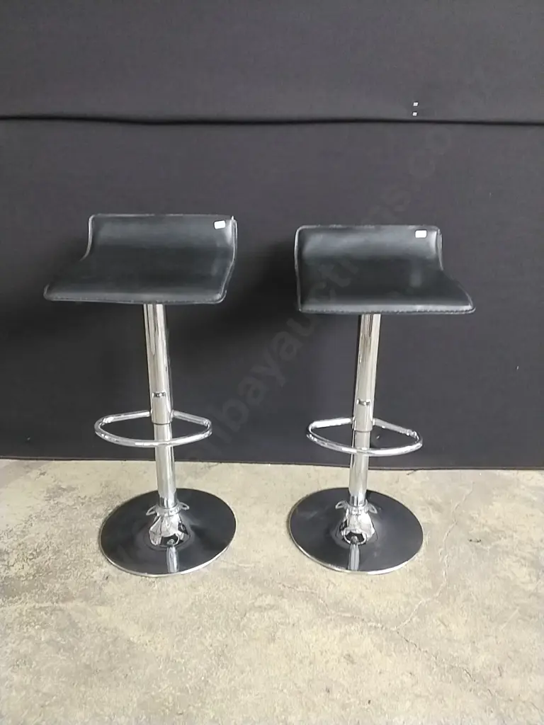 BLACK ADJUSTABLE BAR STOOLS Image 1++