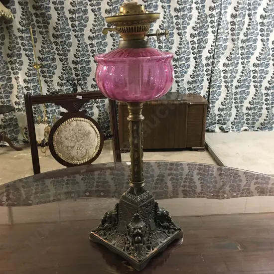 LATE 19TH CENTURY VICTORIAN BRASS DOUBLE BURNER BANQUET OIL LAMP