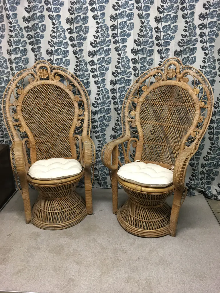 PAIR OF VINTAGE RATTAN AND WICKER PEACOCK CHAIRS Image 1++