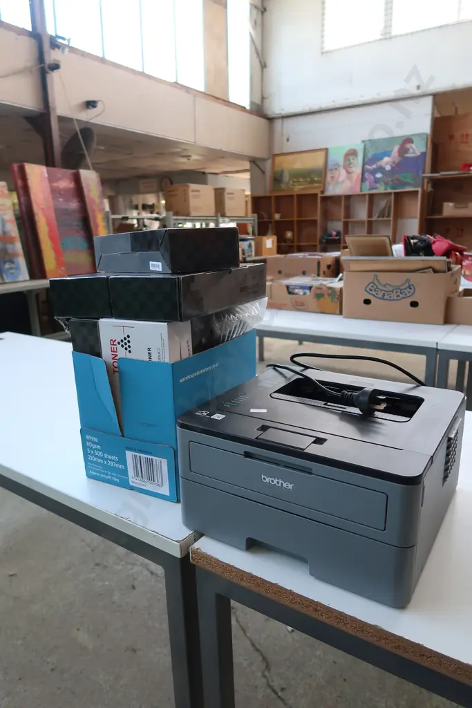 BROTHER PRINTER WITH TONER CARTRIDGES Image 1++