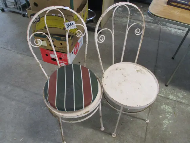 2 X METAL GARDEN CHAIRS Image 1++