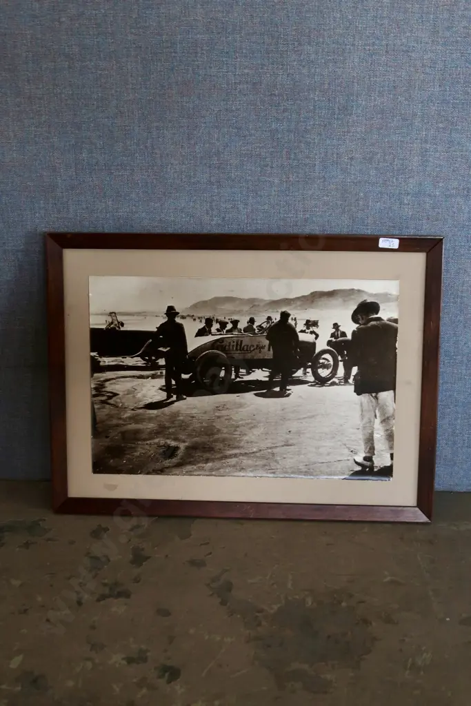 COLLECTION OF PAINTINGS Image 1++