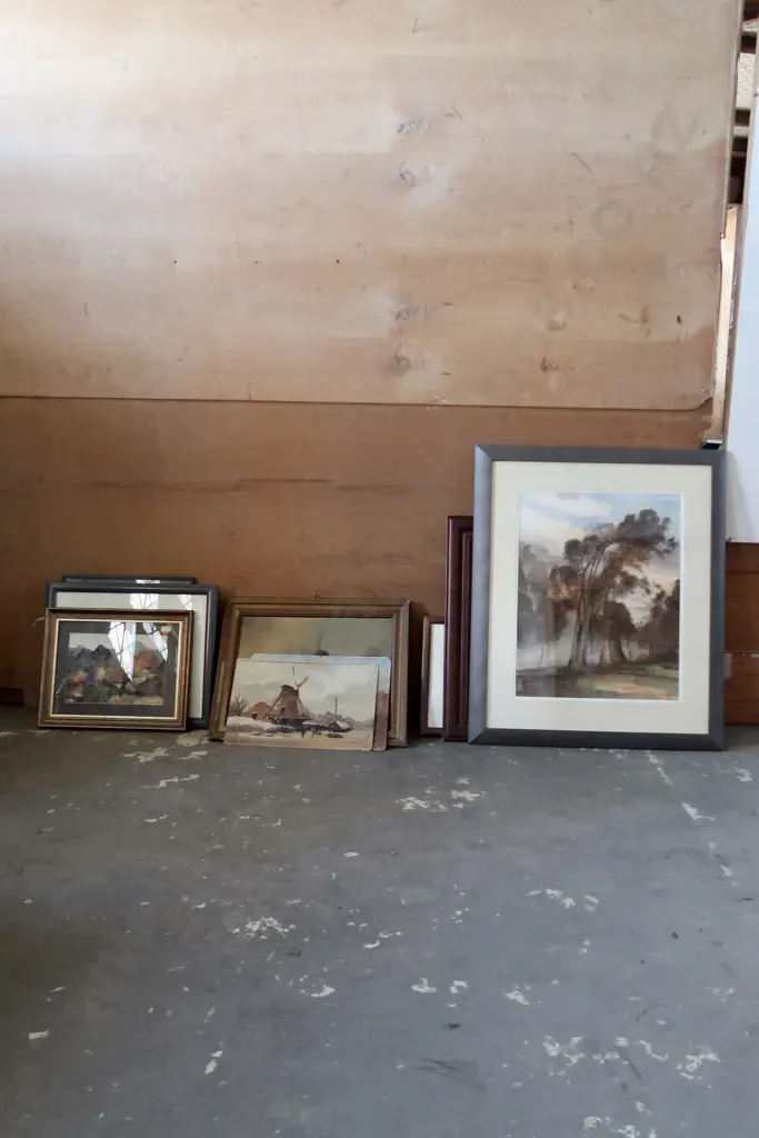 COLLECTION OF PAINTINGS Image 1++