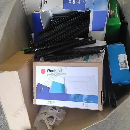BOX OF ASSORTED STATIONERY