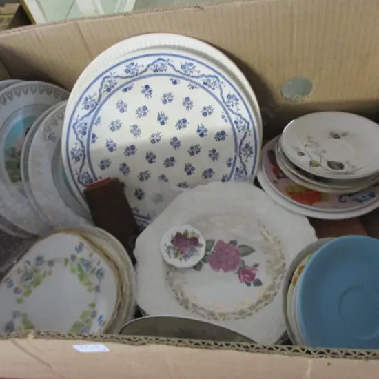 ASSORTED BOX OF CROCKERY