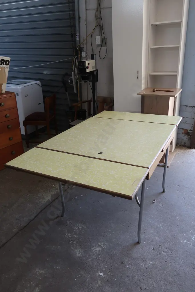 WOODEN SQUARE EXTENDABLE TABLE Image 1++