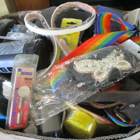 BOX OF ASSORTED ITEMS