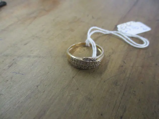 14ct Gold Diamond Ring Image 1++