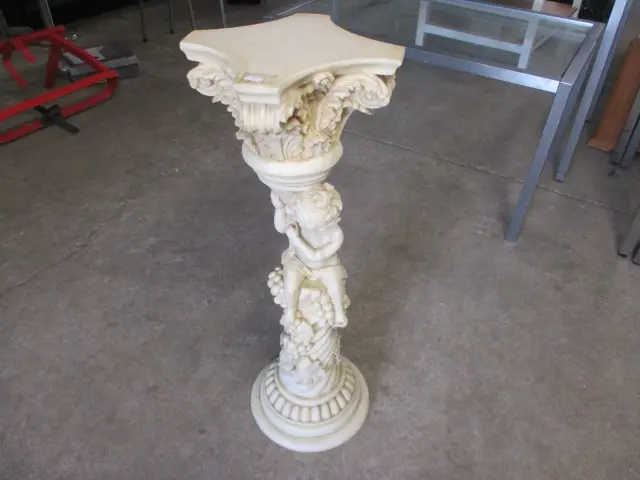 Plant Stand Image 1++