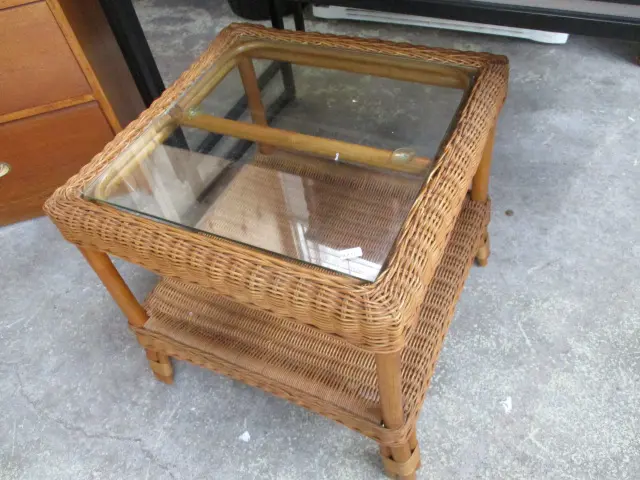 Side Table Image 1++