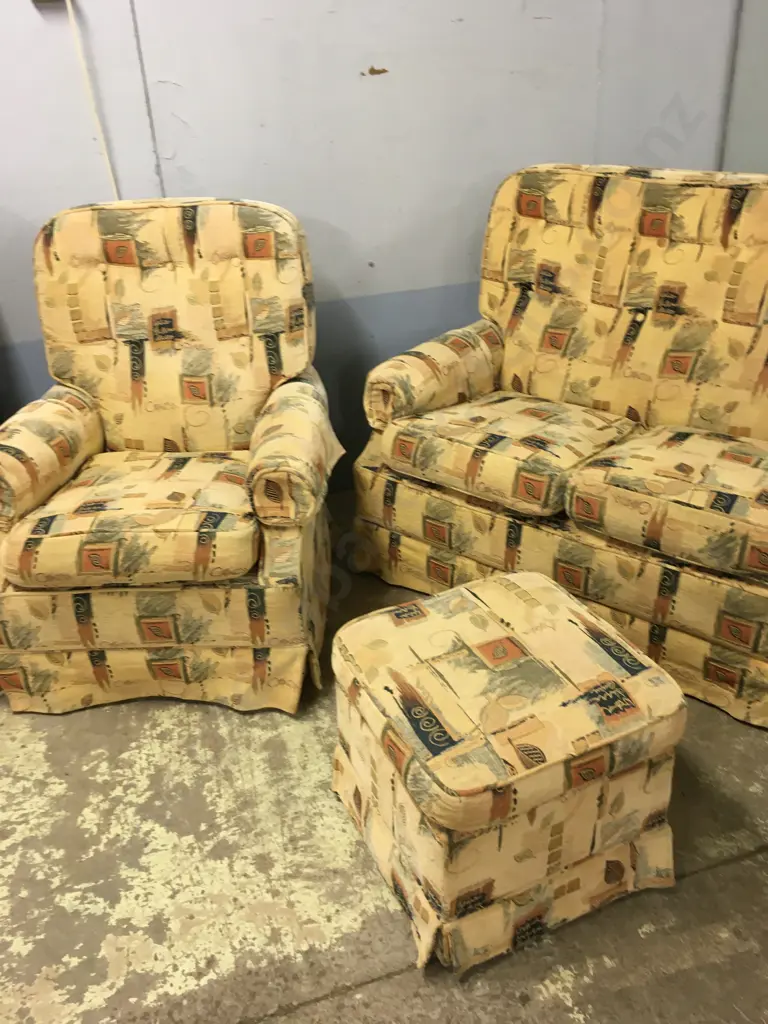 4 PIECE LOUNGE SUITE Image 1++