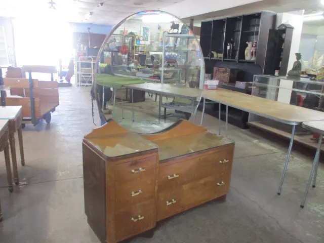 Birdseye Maple Dressing Table Image 1++