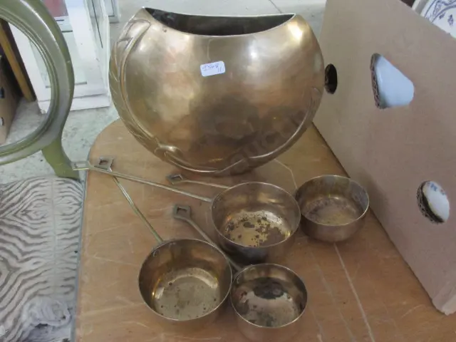 METALWARE VASE ETC Image 1++