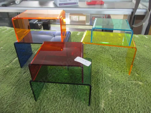 Small Display Stands Image 1++