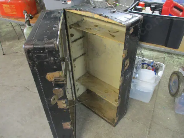 Vintage Trunk Image 1++