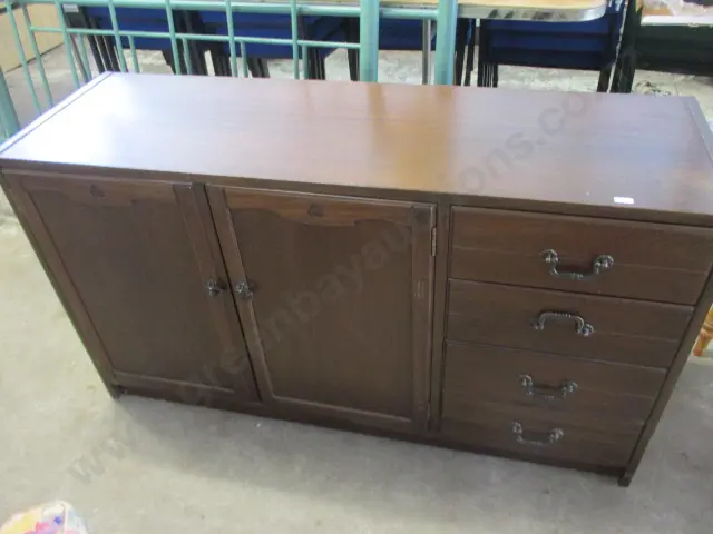 Sideboard Image 1++