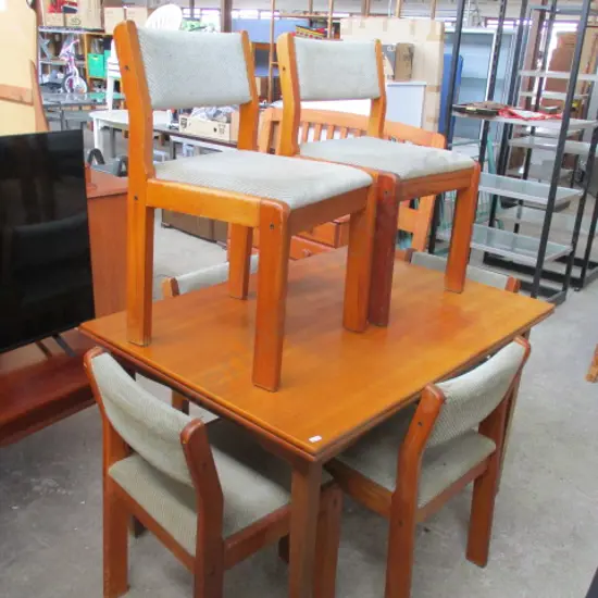 Table and 6 Chairs
