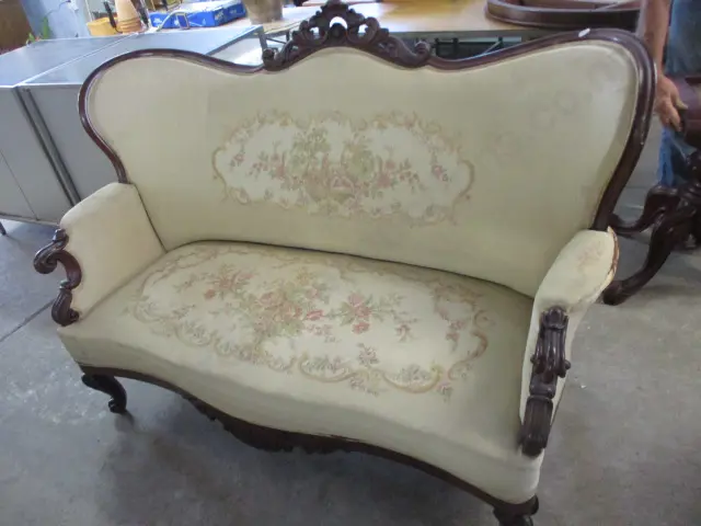 Regency Style Settee Image 1++