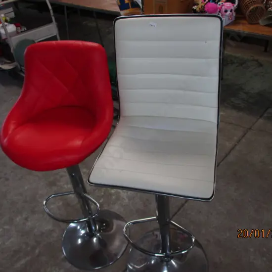 2 Stools