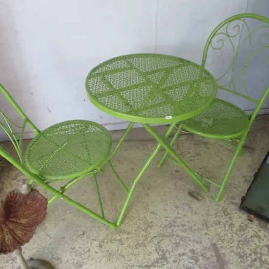 Cafe Table and Chairs