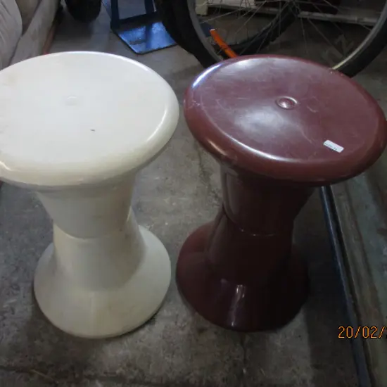 Pr Retro Stools